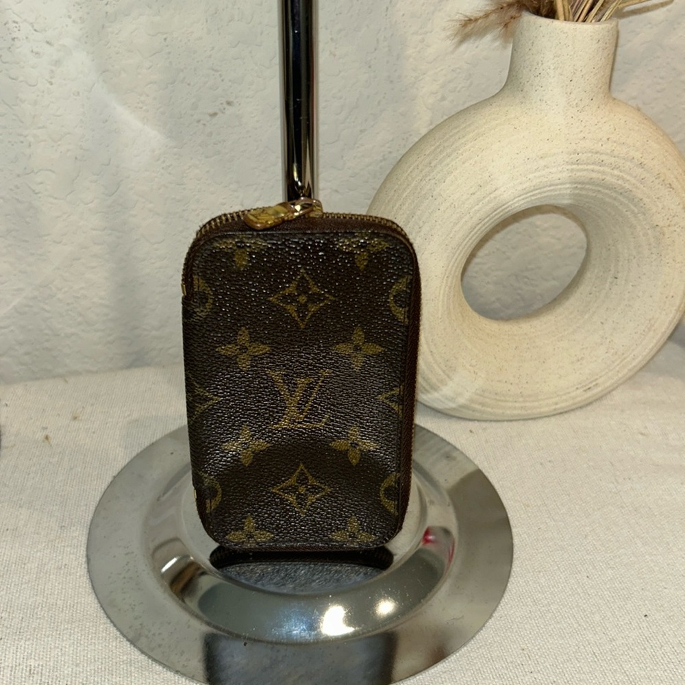 Authentic Louis Vuitton Key Holder